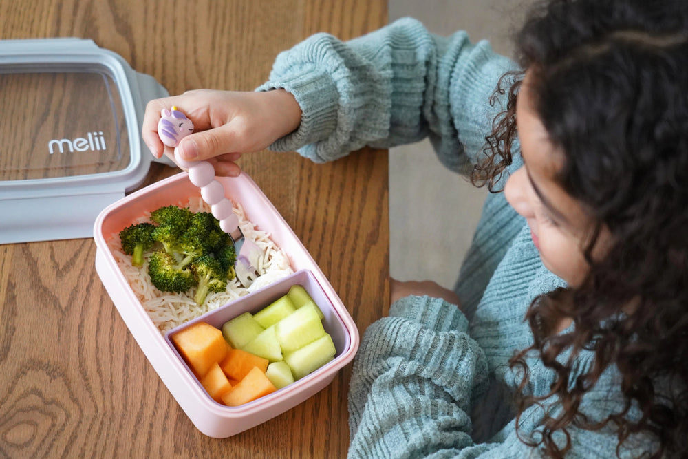 
                      
                        Bento Box with Removable Compartments (880ml) - Pink/Grey - Prepp'd Kids - Melii
                      
                    